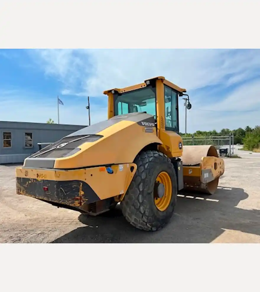 2016 Volvo SD115B Smooth Drum Roller Compactor - Volvo Compactors - volvo-compactors-sd115b-smooth-drum-roller-compactor-9f629a26-9.jpg