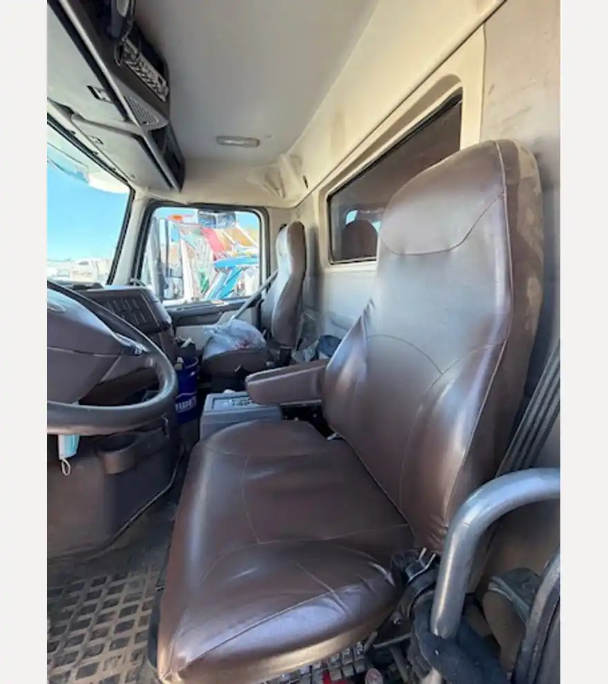 2014 Volvo VHD Quad Axle Dump Truck (Stk# 3424) - Volvo Dump Trucks - volvo-dump-trucks-vhd-quad-axle-dump-truck-stk-3424-48e9a354-6.jpg