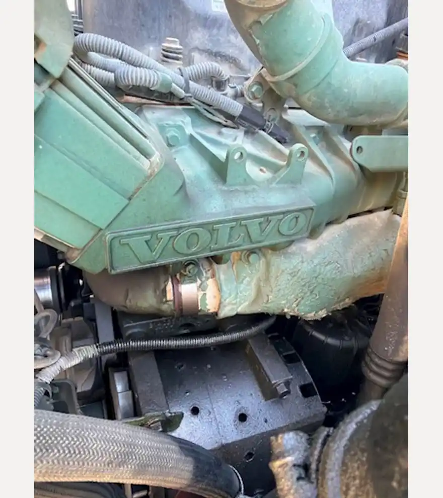 2016 Volvo VHD Tri Axle Dump Truck (Stk# 3425) - Volvo Dump Trucks - volvo-dump-trucks-vhd-tri-axle-dump-truck-stk-3425-afc87f65-12.jpg