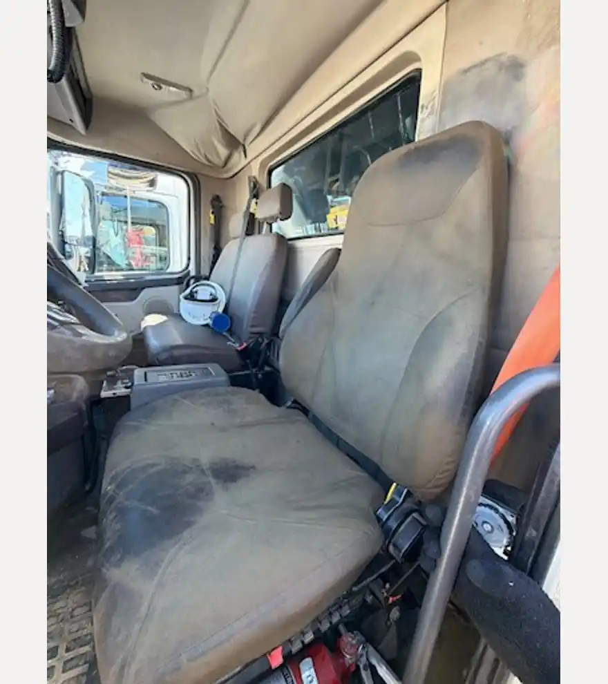 2016 Volvo VHD Tri Axle Dump Truck (Stk# 3426) - Volvo Dump Trucks - volvo-dump-trucks-vhd-tri-axle-dump-truck-stk-3426-34f10c09-8.jpg