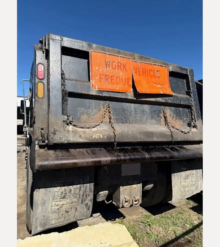 2016 Volvo VHD Tri Axle Dump Truck (Stk# 3426) - Volvo Dump Trucks - volvo-dump-trucks-vhd-tri-axle-dump-truck-stk-3426-4e4f5f14-2.jpg