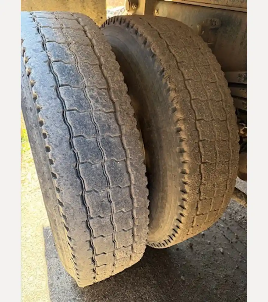 2016 Volvo VHD Tri Axle Dump Truck (Stk# 3426) - Volvo Dump Trucks - volvo-dump-trucks-vhd-tri-axle-dump-truck-stk-3426-4e4f5f14-3.jpg