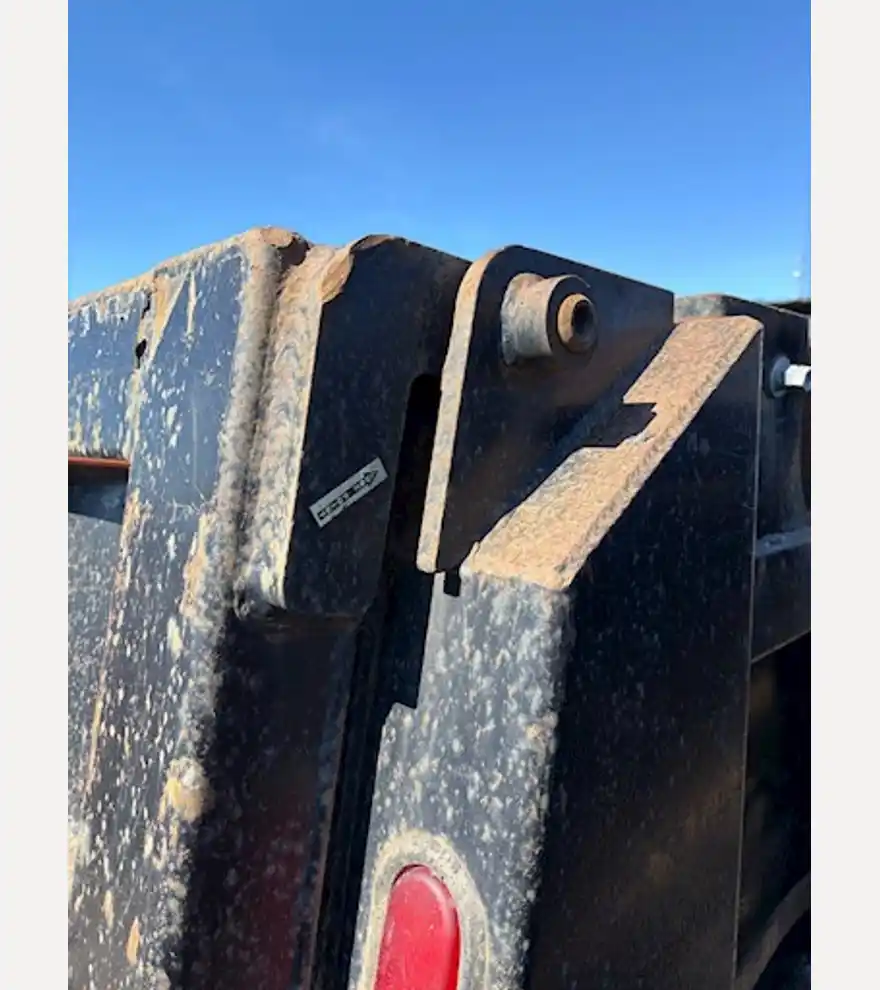 2016 Volvo VHD Tri Axle Dump Truck (Stk# 3426) - Volvo Dump Trucks - volvo-dump-trucks-vhd-tri-axle-dump-truck-stk-3426-4e4f5f14-6.jpg