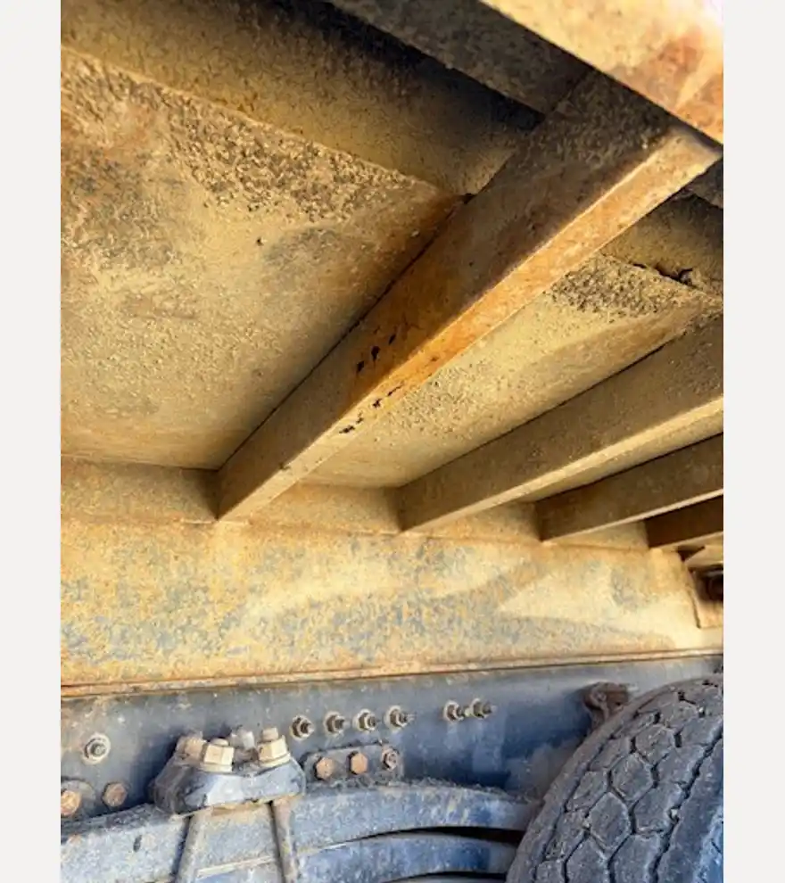 2017 Volvo VHD84F Quad Axle Dump Truck (Stk# 3422) - Volvo Dump Trucks - volvo-dump-trucks-vhd84f-quad-axle-dump-truck-stk-3422-919c4d8d-4.jpg