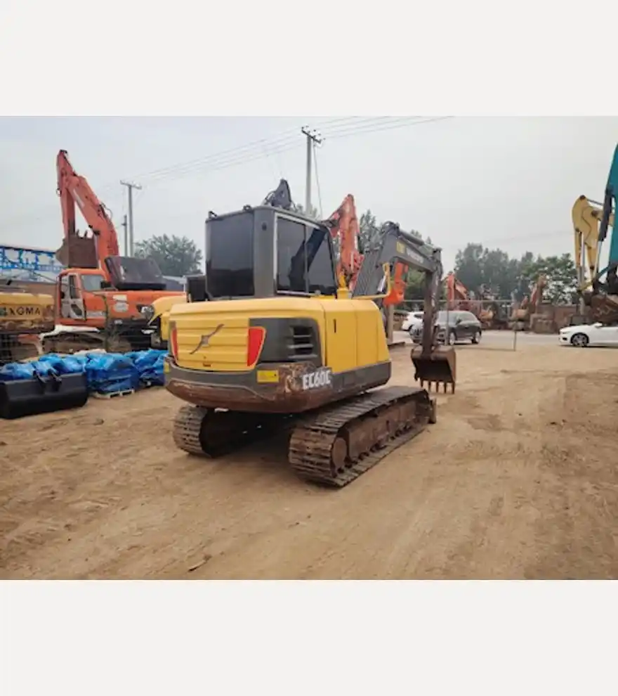  Volvo EC60 - Volvo Excavators - volvo-excavators-ec60-52bc99bb-3.jpg