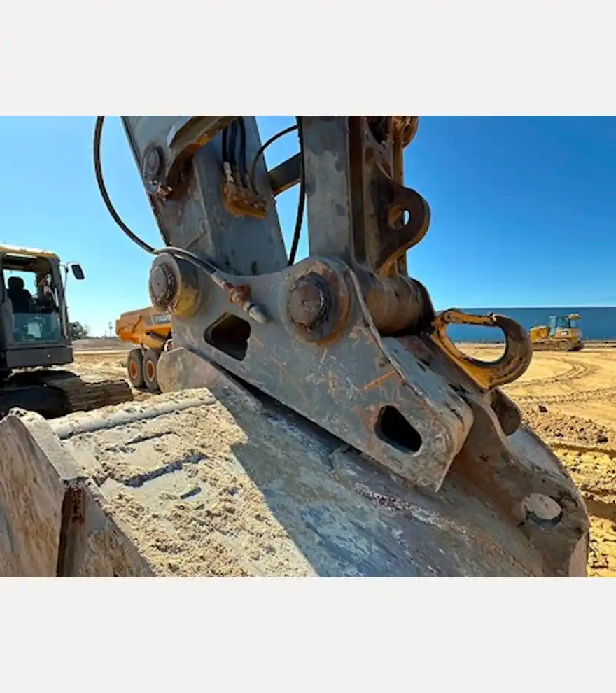 2012 Volvo ECR305CL Excavator - Volvo Excavators - volvo-excavators-ecr305cl-excavator-15d80af6-5.JPEG