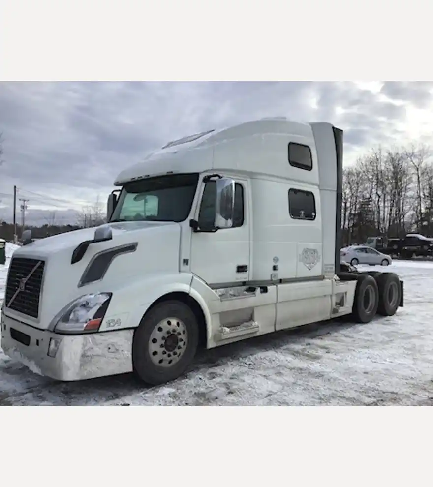 2014 Volvo 780 - in Maine - 🅰𝐀𝐥𝐥 𝐎𝐟𝐟𝐞𝐫𝐬 𝐂𝐨𝐧𝐬𝐢𝐝𝐞𝐫𝐞𝐝 - Volvo Freight Trucks - volvo-freight-trucks-780-cc0cf5bd-1.jpg