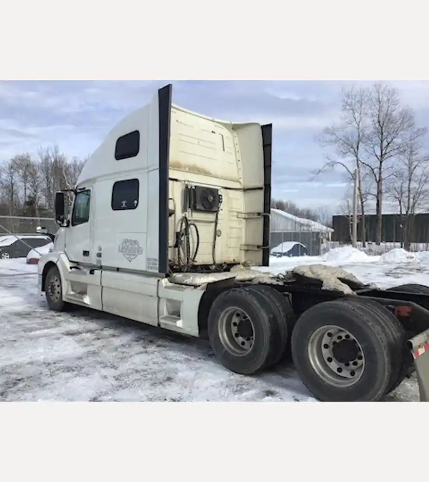 2014 Volvo 780 - in Maine - 🅰𝐀𝐥𝐥 𝐎𝐟𝐟𝐞𝐫𝐬 𝐂𝐨𝐧𝐬𝐢𝐝𝐞𝐫𝐞𝐝 - Volvo Freight Trucks - volvo-freight-trucks-780-cc0cf5bd-2.jpg