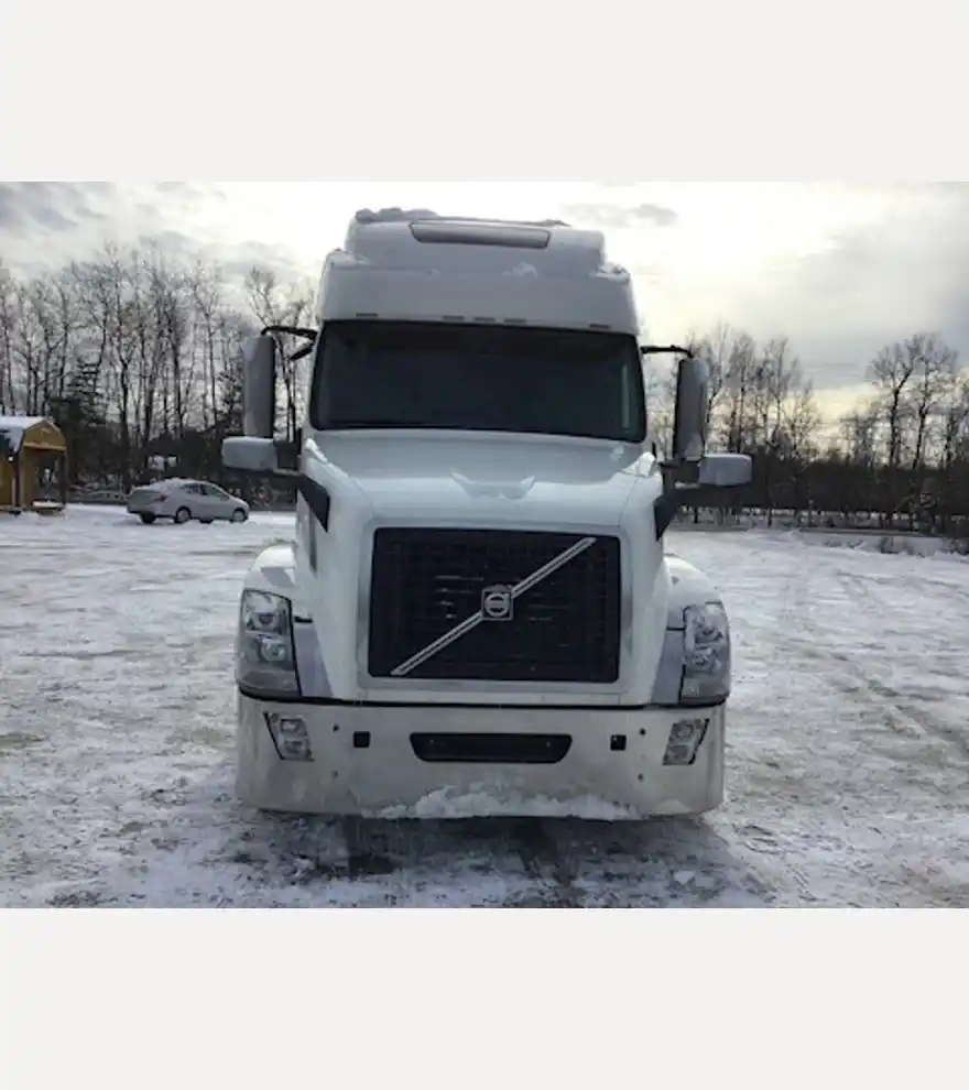 2014 Volvo 780 - in Maine - 🅰𝐀𝐥𝐥 𝐎𝐟𝐟𝐞𝐫𝐬 𝐂𝐨𝐧𝐬𝐢𝐝𝐞𝐫𝐞𝐝 - Volvo Freight Trucks - volvo-freight-trucks-780-cc0cf5bd-3.jpg