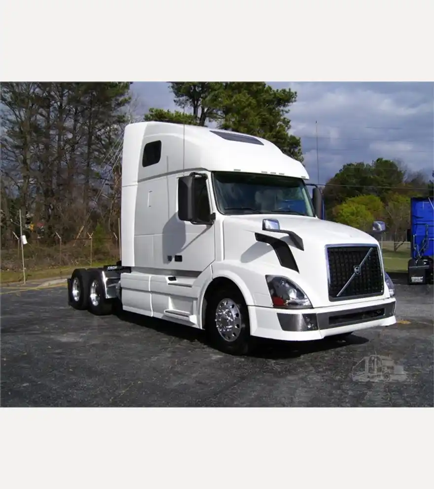 2013 Volvo VNL64T670 - Volvo Freight Trucks - volvo-freight-trucks-vnl64t670-7a817c46-9.jpg