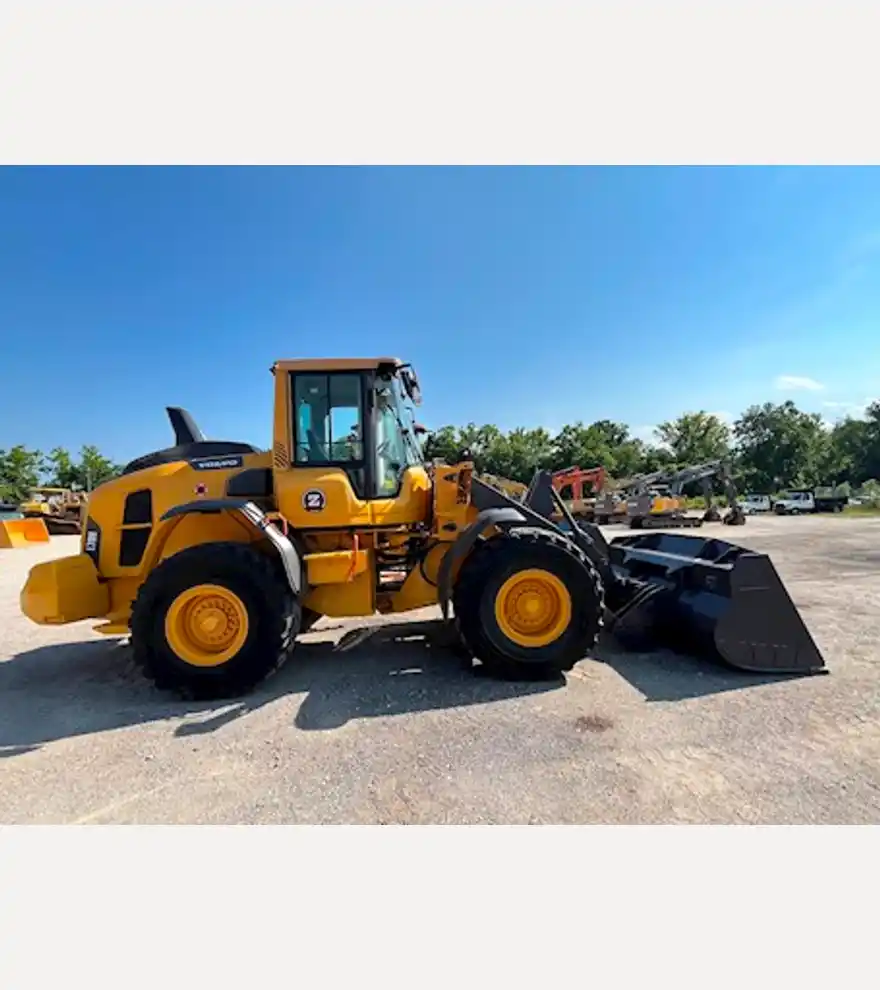 2017 Volvo L70H - Volvo Loaders - volvo-loaders-l70h-9d604056-1.jpg