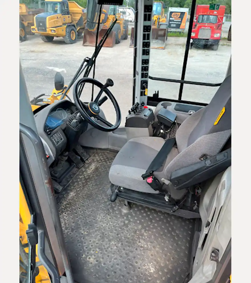 2017 Volvo L70H - Volvo Loaders - volvo-loaders-l70h-9d604056-4.jpg