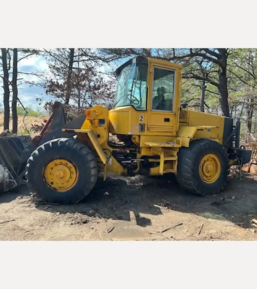1995 Volvo L90C - Volvo Loaders - volvo-loaders-l90c-c5e2d21f-1.jpg