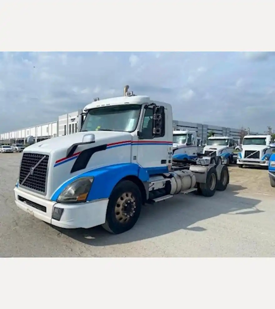 2016 Volvo VNL Road Tractor 6x4 (Multiple Units For Sale) - Volvo Other Trucks & Trailers - volvo-other-trucks-trailers-vnl-road-tractor-6x4-multiple-units-for-sale-c47e89b9-1.jpeg