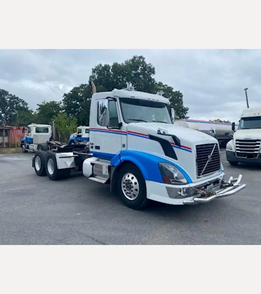 2016 Volvo VNL Road Tractor 6x4 (Multiple Units For Sale) - Volvo Other Trucks & Trailers - volvo-other-trucks-trailers-vnl-road-tractor-6x4-multiple-units-for-sale-c47e89b9-10.jpeg