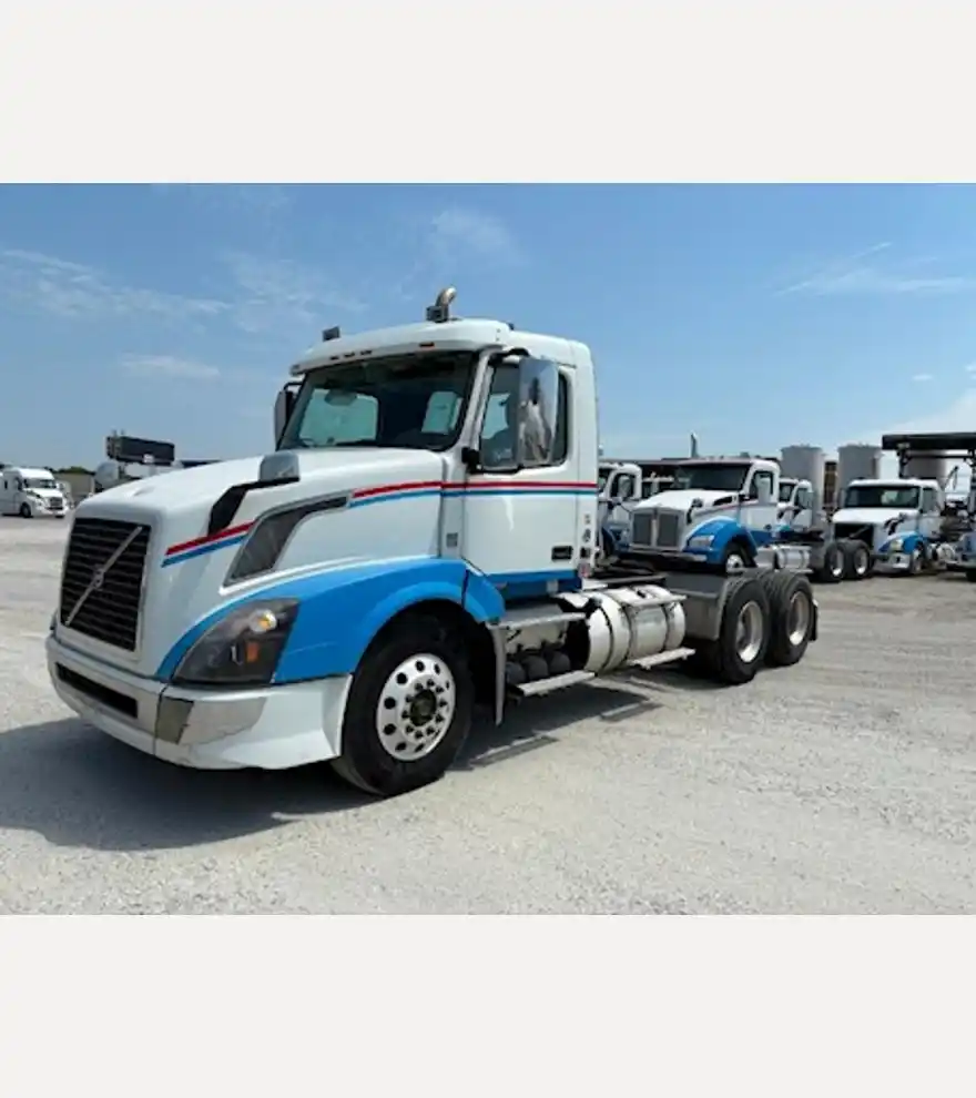 2016 Volvo VNL Road Tractor 6x4 (Multiple Units For Sale) - Volvo Other Trucks & Trailers - volvo-other-trucks-trailers-vnl-road-tractor-6x4-multiple-units-for-sale-c47e89b9-8.jpeg