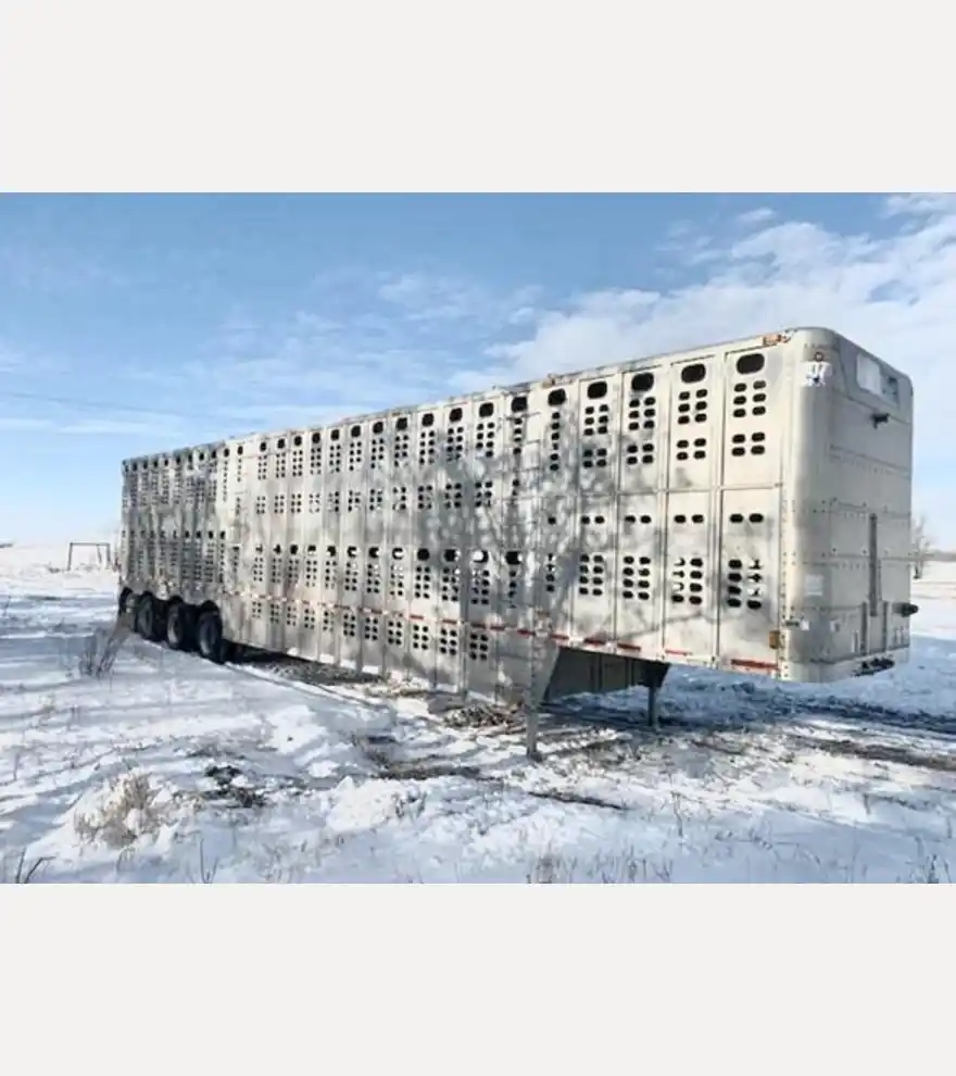 2000 Wilson 53' Quad Axle Livestock Trailer - Wilson Other Farming Equipment - wilson-other-farming-equipment-53-quad-axle-livestock-trailer-426ddd85-2.jpg