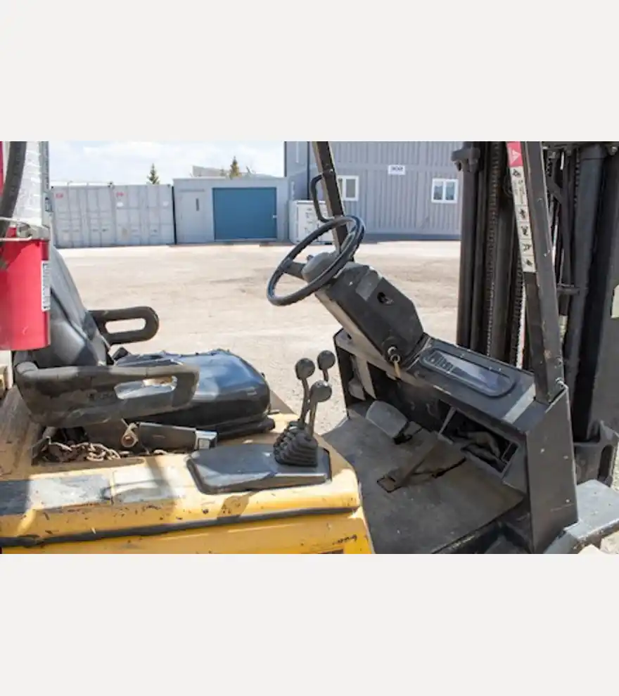 1998 Yale Pro Series ISO 9002 - Yale Forklifts - yale-forklifts-pro-series-iso-9002-8a8b15e3-4.jpg