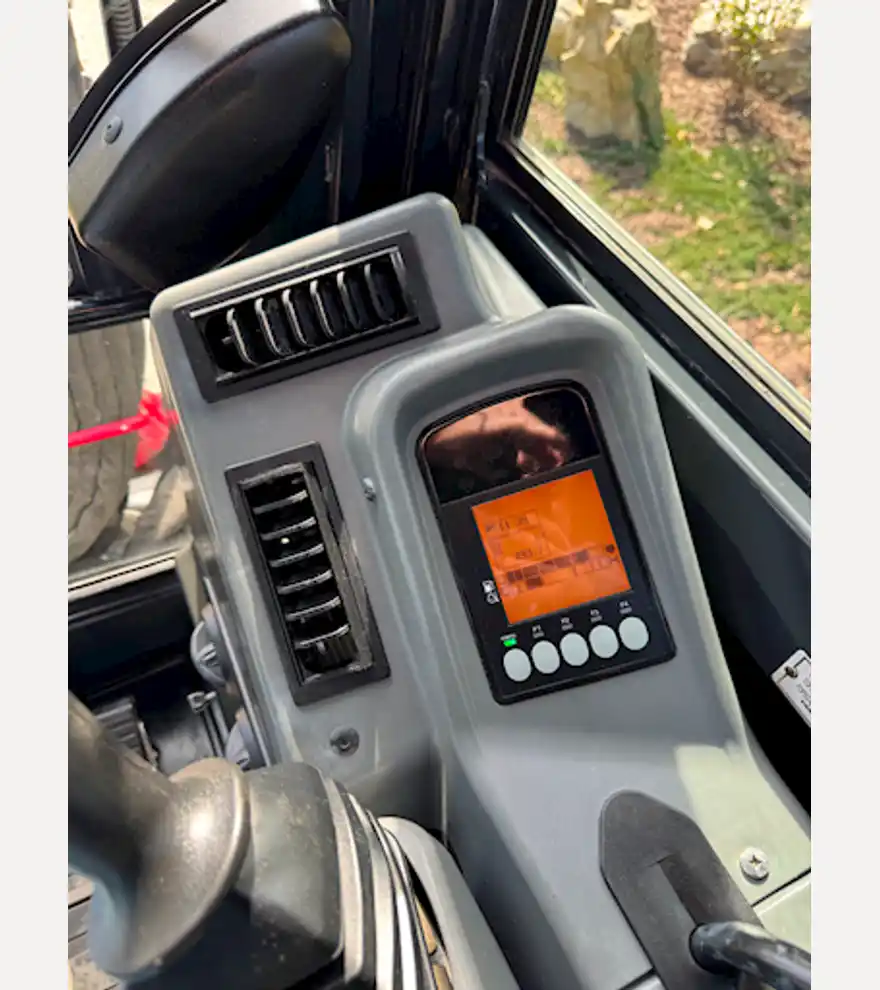 2022 Yanmar Vio35 - Yanmar Excavators - yanmar-excavators-vio35-93cf57e6-2.jpeg