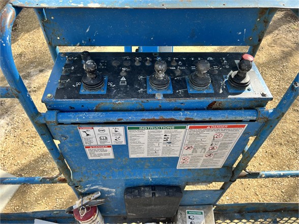 2015 Genie Z80/60 - Genie Boom Lifts