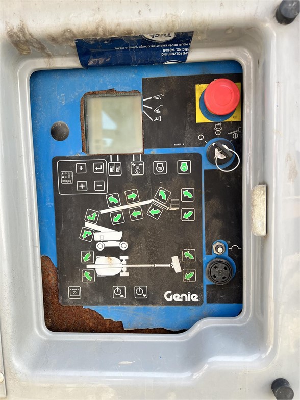 2015 Genie Z80/60 - Genie Boom Lifts