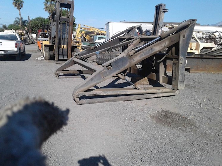 2000 Other PIPE CLAMP - Other Attachments