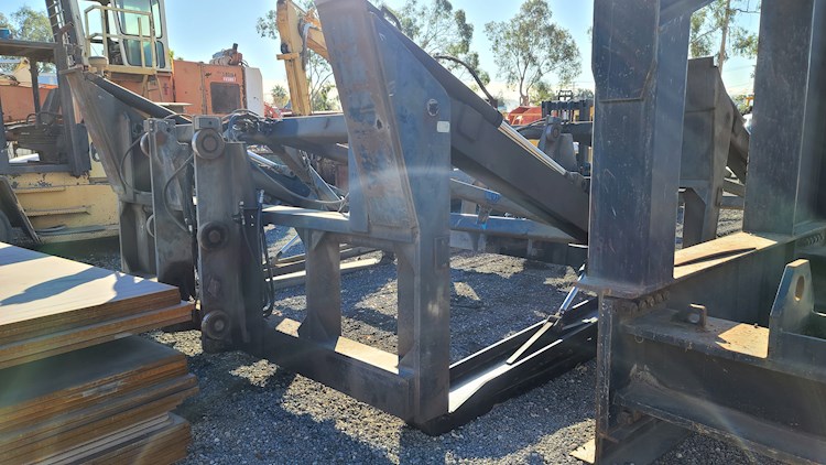 2000 Other PIPE CLAMP - Other Attachments