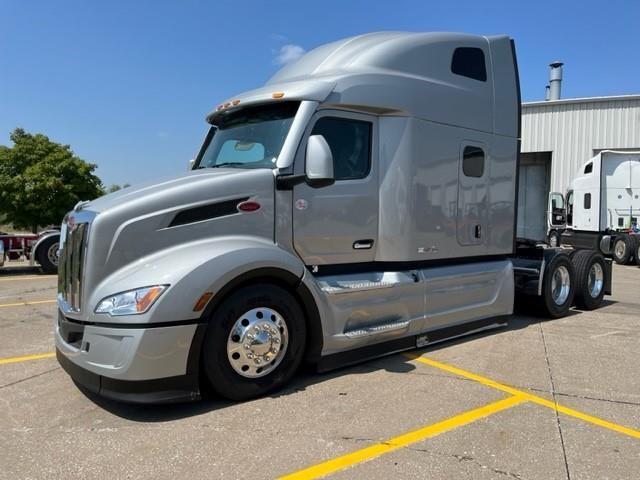 24　ネイビー 2024 Peterbilt 579 for sale $189,900 | Machinery Marketplace